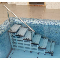 Лестница для спуска в воду (полипропилен) HydroTonus 001169/lad